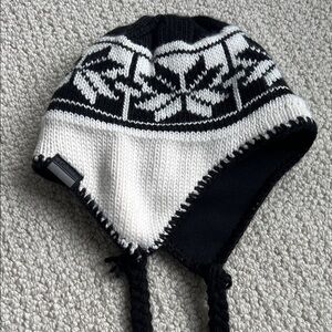 Columbia Black and White knit hat